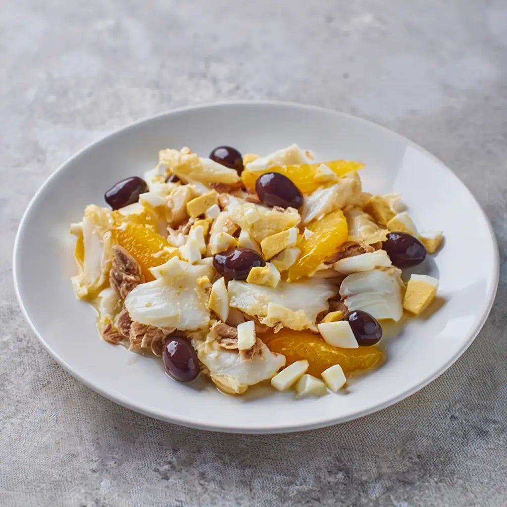Ensalada malagueña con bacalao, patata, naranja y aceitunas – Prepared Appetizers & Side Dishes | Bacalalo gourmet