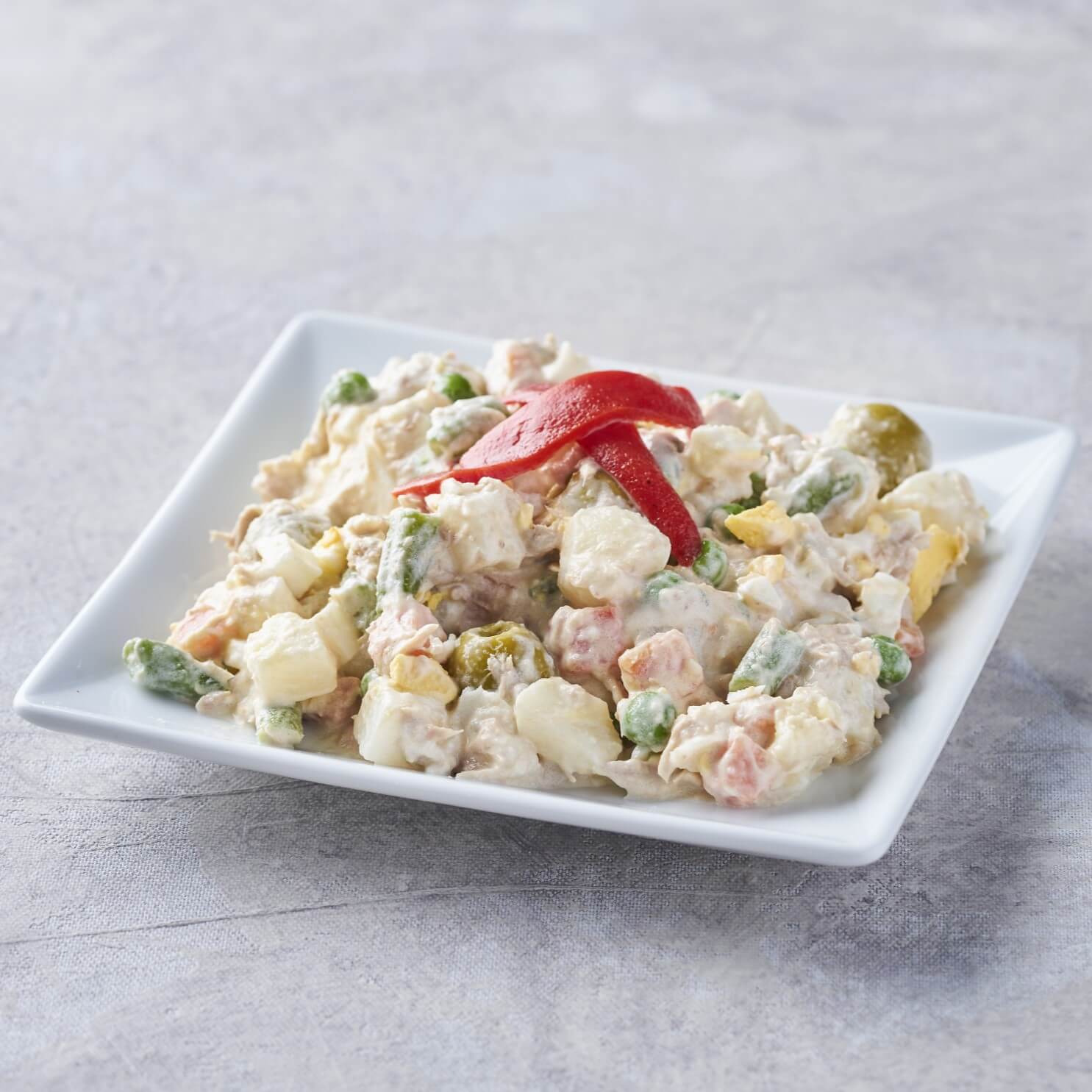 Ensaladilla rusa tradicional con atún, verduras y mayonesa – Prepared Appetizers & Side Dishes | Bacalalo gourmet