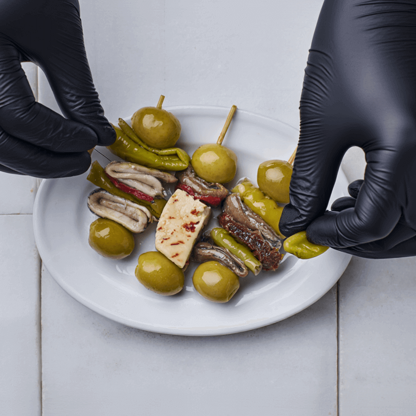 Gilda con boquerón, aceituna, guindilla y pimiento – Prepared Appetizers & Side Dishes | Bacalalo gourmet