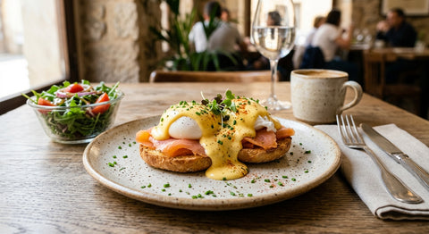 Huevos Benedict con salmón ahumado: el brunch perfecto en 25 minutos