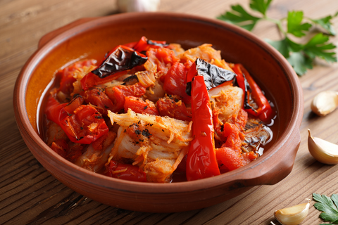 Bacalao ajoarriero: la receta navarra con pimientos y tomate - Bacalalo