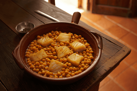 Bacalao con Garbanzos: Potaje Tradicional Español - Bacalalo