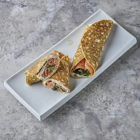 Creps de salmón ahumado con espinacas, pasas, piñones y crema de queso – Prepared Meals & Entrées | Bacalalo gourmet