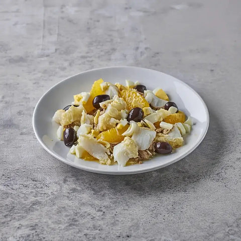 Ensalada malagueña con bacalao, patata, naranja y aceitunas – Prepared Appetizers & Side Dishes | Bacalalo gourmet