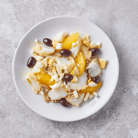 Ensalada malagueña con bacalao, patata, naranja y aceitunas – Prepared Appetizers & Side Dishes | Bacalalo gourmet