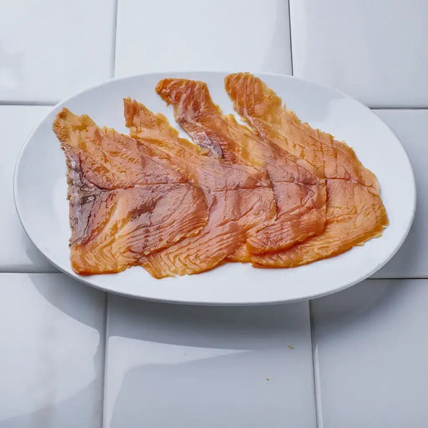 Salmón ahumado suave cortado a mano