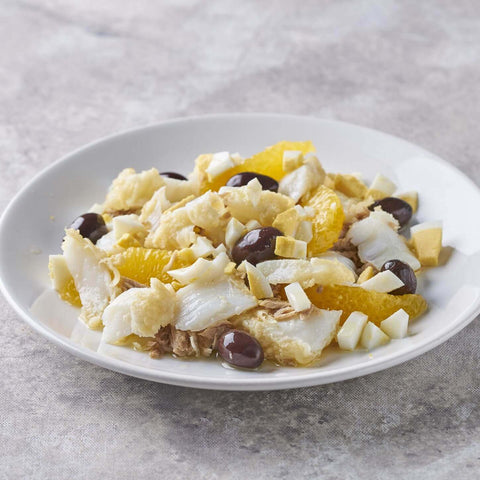Ensalada malagueña con bacalao, patata, naranja y aceitunas – Prepared Appetizers & Side Dishes | Bacalalo gourmet