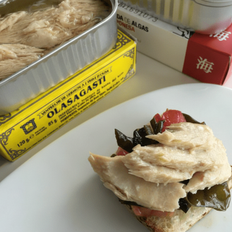 Ventresca de Bonito del Norte en Aceite de Oliva - 120 g | Olasagasti - vista cercana del producto